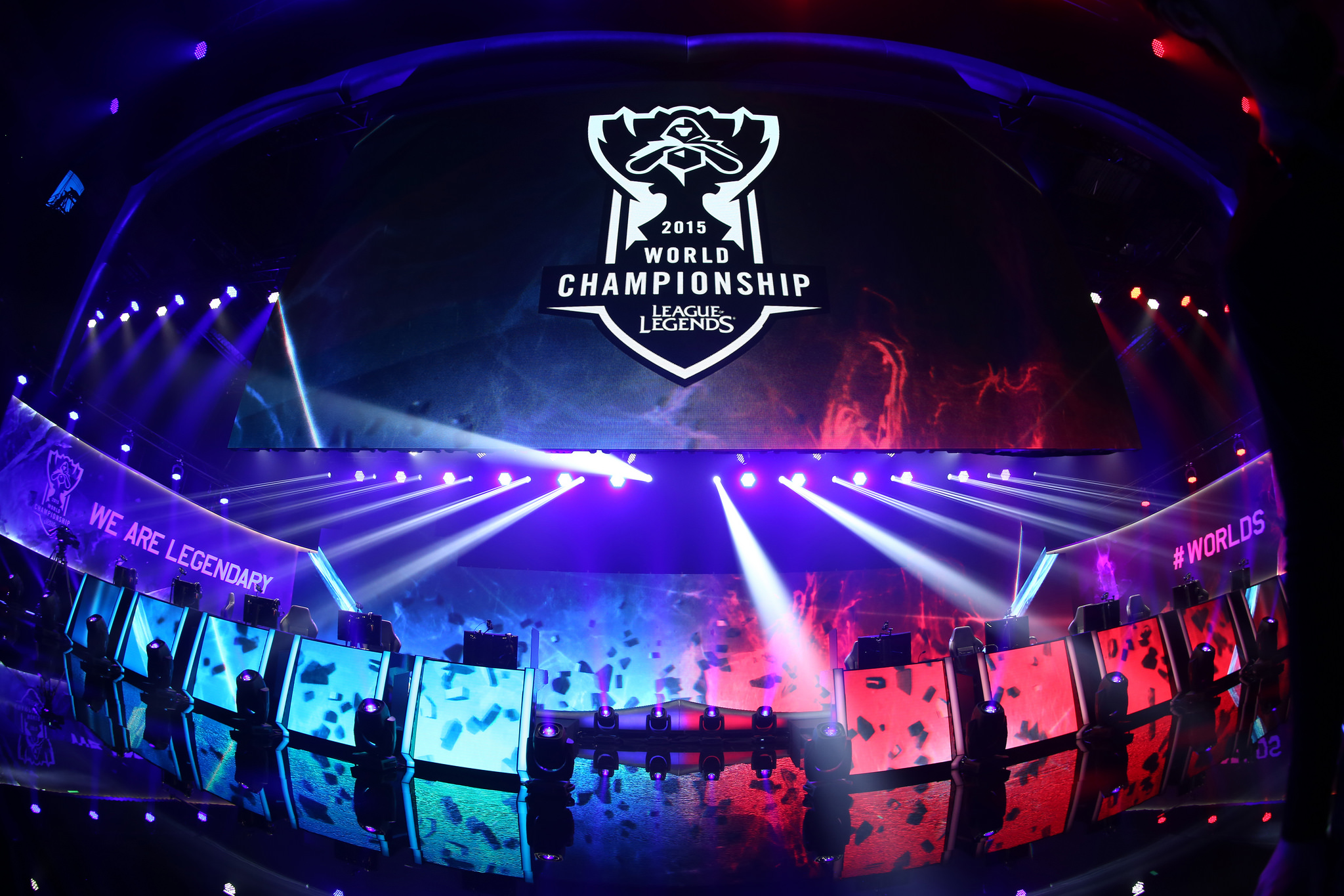 刚刚LSB官宣了原AD选手Envyy的离队，以及新AD选手Teddy的加入